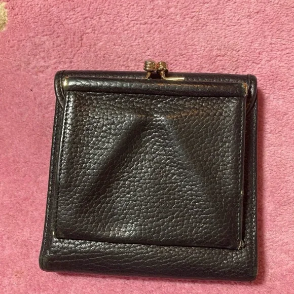 Vintage Dooney and Bourke Black Pebbled Leather Wallet/Kiss Lock Coin Section - Picture 3 of 7